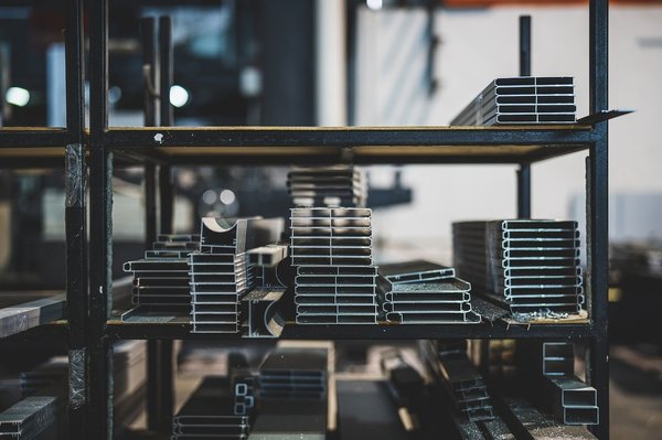 L'externalisation et la reconfiguration des chaînes de valeur dans les industries créatives