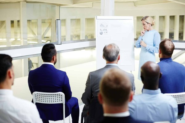 Devenir chauffeur de taxi via la formation taxi éligible pôle emploi