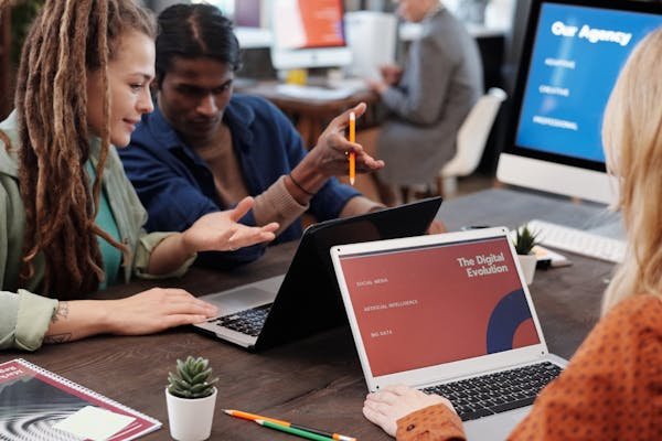 Trouvez les talents de demain avec une agence de recrutement adaptée